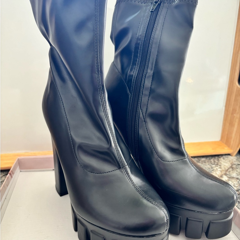 Black Platform Heeled Boots
